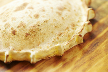 Calzone, folded pizza 