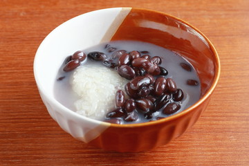  Sweet Sticky Rice & Black Beans in Coconut Milk