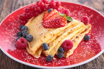 crepe and berry fruit