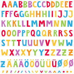 Bunte Buchstaben, Set, Großbuchstaben, drei verschiedene Versionen und Farben pro Buchstabe