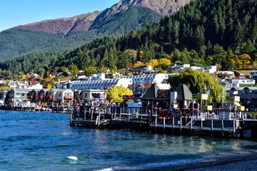 Papier Peint photo autocollant Nouvelle-Zélande Queenstown , NEW ZEALAND - May 3, 2016: Queenstown in the fall.