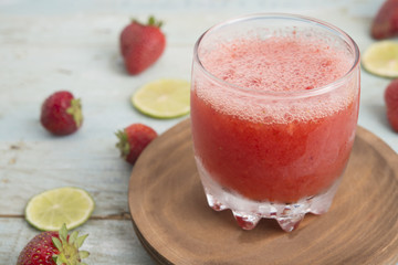 Water with strawberry and lime