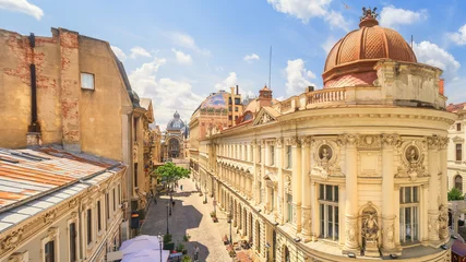 Foto op Canvas Oude binnenstad van Boekarest Zonnige zomerdag - Roemenië © tichr