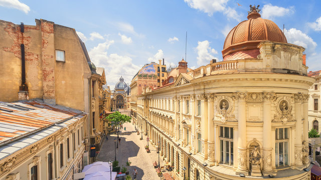 Fototapeta Bucharest Old Town Sunny Summer Day - Romania