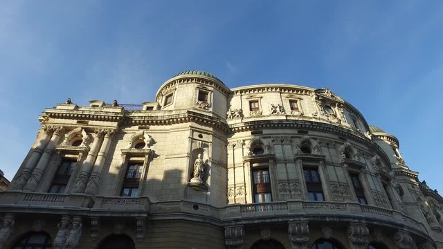 L'Arriaga antzokia in basco o il Teatro Arriaga in spagnolo &egrave; un teatro d'opera a Bilbao, in Spagna. 2017/01/25. Fu costruito in stile neo-barocco dall'architetto Joaqu&iacute;n Rucoba nel 1890