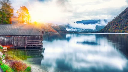 Foto op Plexiglas Idyllic autumn scene in Grundlsee lake in Alps mountains, Austria © pilat666