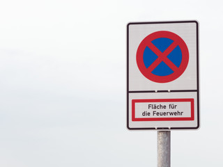 Halteverbotsschild - Feuerwehr - Einsatzfahrzeuge