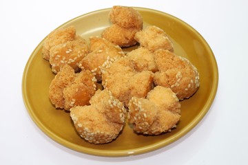 Fried White Sesame Cookie - Kanom Hua Ror - Yim Sa Nay ,Laughing balls