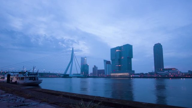 Morning timelapse of the Rotterdam skyline with the Erasmusbrug.