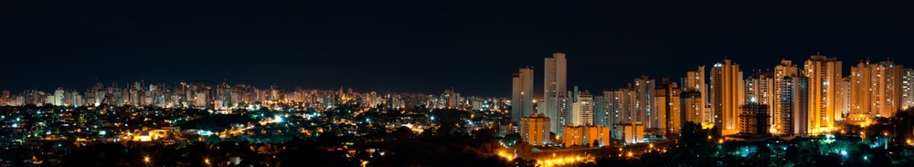 Obraz premium Panorama noturno - Londrina, PR