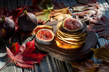 Pancakes with honey and figs