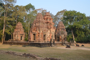 Fototapeta na wymiar ancient temple angkor cambodia