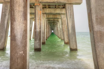 Cercles muraux Jetée Under the Naples Pier with a blue sky above in the summer