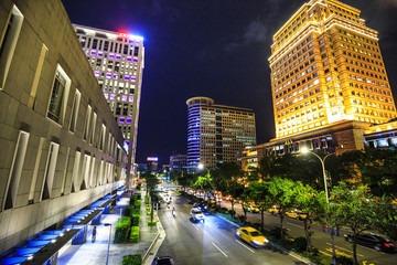 Obraz premium 台北市の夜の繁華街