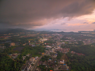 Obraz premium raining long time in rainy season at Phuket Thailand