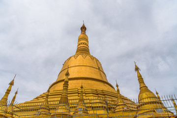 Fototapeta premium shwemordor pagoda in Myanmar 