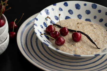 porridge mit kirschen und vanille