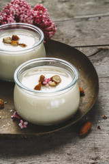 Yaourt au Lait d'Amandes, Yaourt sans Lactose et Végétarien