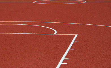 Basketballfeld mit diversen Linien