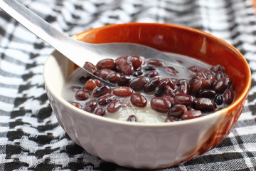  Sweet Sticky Rice and Black Beans in Coconut Milk