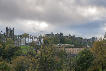 Fototapeta na wymiar View across Princes Street Gardens and the National Gallery to the Royal Mile and Edinburgh Castle, Scotland