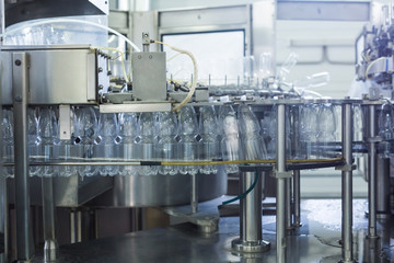 Water factory - Water bottling line for processing and bottling pure spring water into small bottles