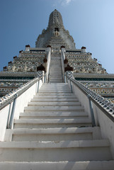 Türme des Prunkvollen buddhistischen Tempels Wat Arun in Bangkok, Thailand