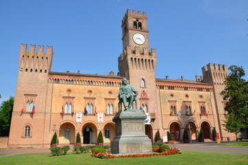 Rocca Pallavicino e monumento di Giuseppe Verdi a Busseto