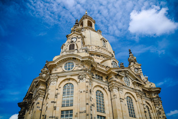 Fototapeta na wymiar Dresdener Frauenkirche in Sachsen in Deutschland