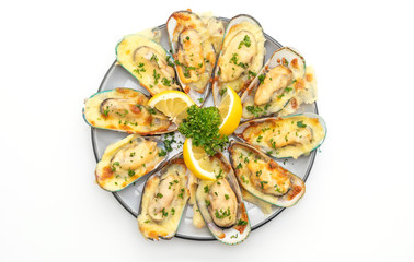 fresh mussel baked with cheese