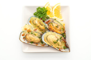 fresh mussel baked with cheese