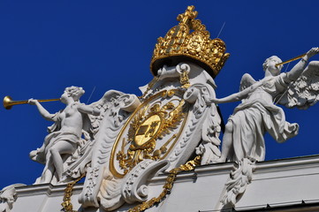 Obraz premium Engelstatuen als Zierwerk der Wiener Hofburg