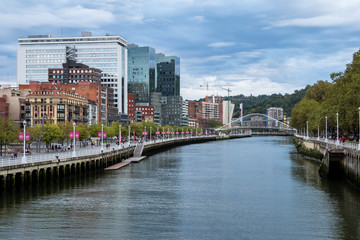 Obraz premium Spanien - Baskenland - Bilbao - Rio Nervion