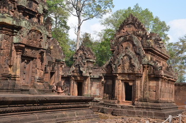 Fototapeta na wymiar Banteay Srei angkor cambodia ancient sculpture relief