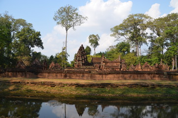 Fototapeta na wymiar Banteay Srei angkor cambodia ancient sculpture relief