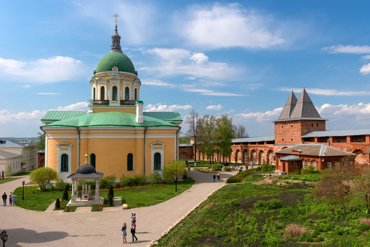 ZARAYSK, MOSCOW AREA-MAY 2, 2014: View of the Cathedral of the beheading of John the Baptist. Zaraysk, Moscow region. Zaraisk Kremlin
