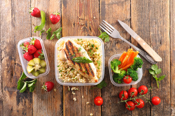 chicken breast with vegetable and fruit