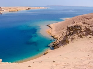 Fotobehang Luchtfoto van Ras Mohammed National Park met zijn heldere en transparante wateren en zijn beroemde rif, Sharm el Sheik, Sinaï-schiereiland, Egypte. © bennymarty