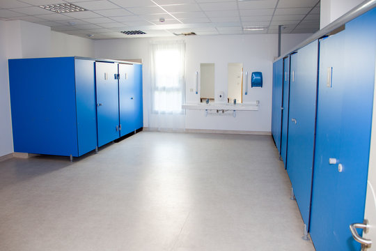 blue sport shower room locker rooms