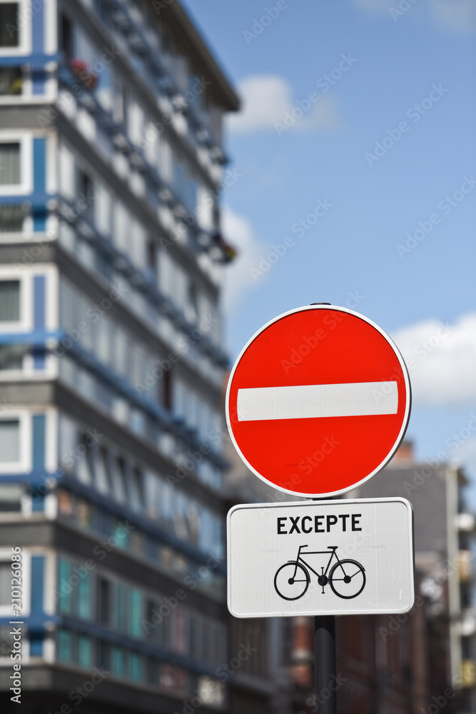 Sticker interdit velo panneaux cycliste