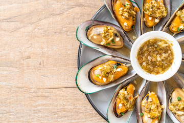 mussels with spicy seafood sauce