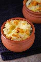 Cauliflower cheese gratin pot
