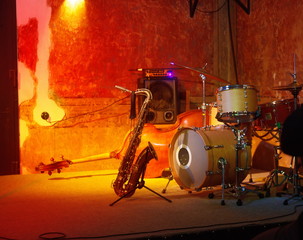 Drums and saxophone in pub. Picture of drums.