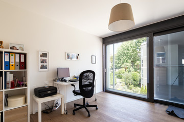 Room dedicated to study with a view of nature