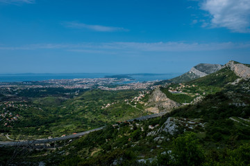 Obraz premium Blick auf die kroatische Adria aus dem Karstgebirge