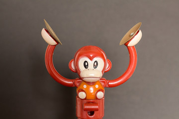 Monkey with plates