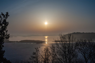 Fototapeta na wymiar a sunrise in the morning of a winter day 
