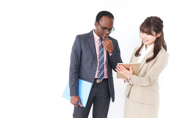 打合せするビジネスパーソン