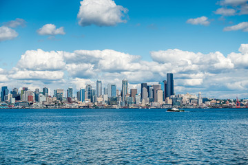 Obraz premium Cloudy Seattle Skyline 3