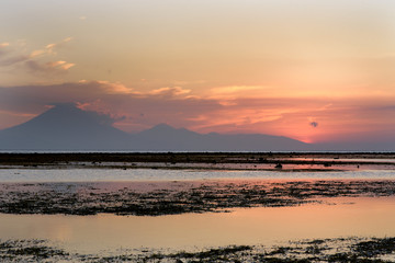 Obraz premium Amazing sunset in the Gili Trawangan Islands, Lombok, Indonesia